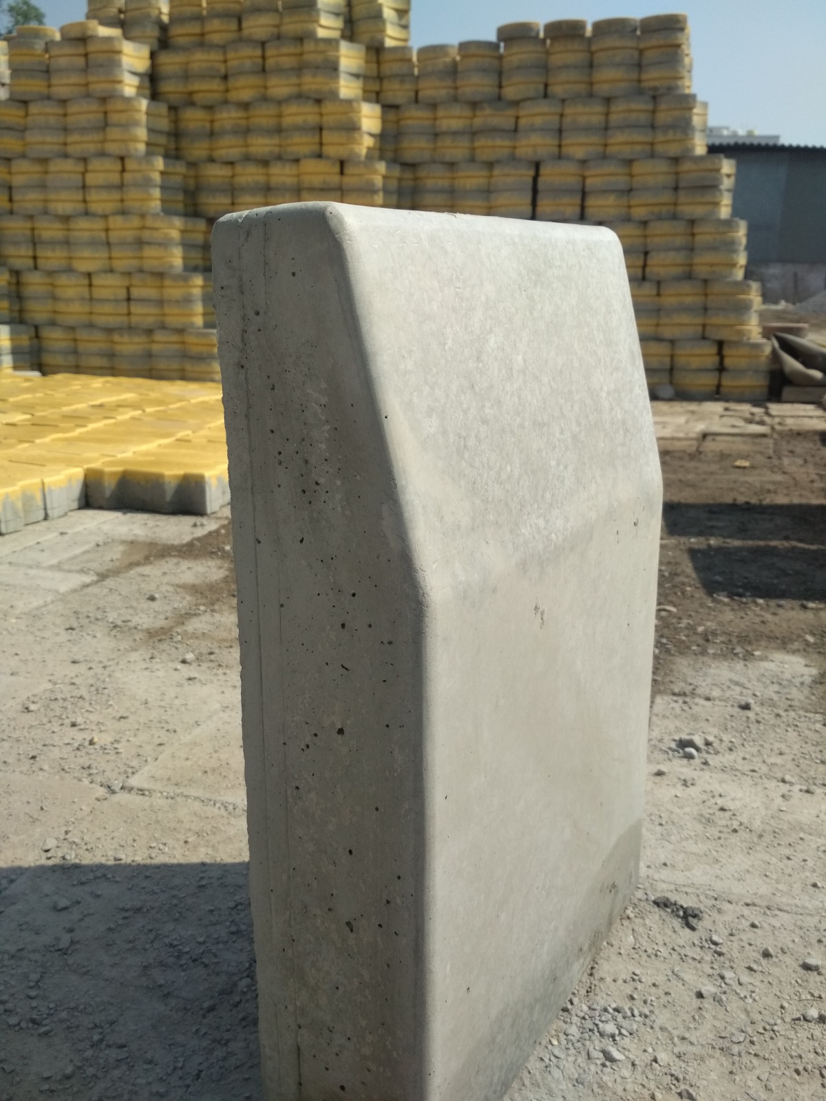 Kerbstone 300L x 450H x 100mm Thick
