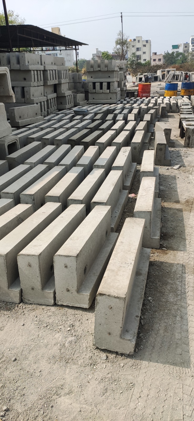 Kerbstone 1000L x 350H x 150mm Thick L Shape